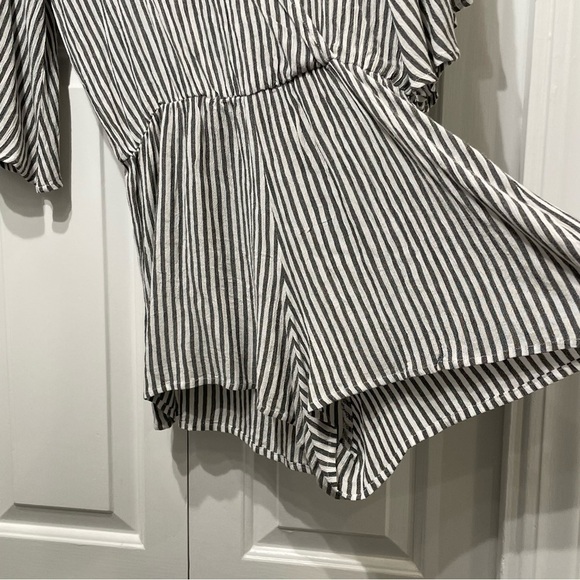 Elan Striped Romper - Picture 10 of 11